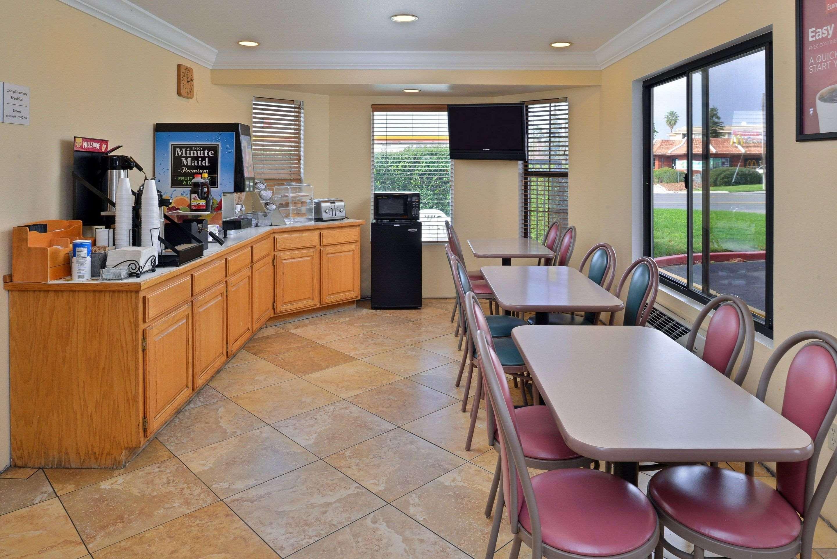 Econo Lodge Inn & Suites Corning Exterior foto
